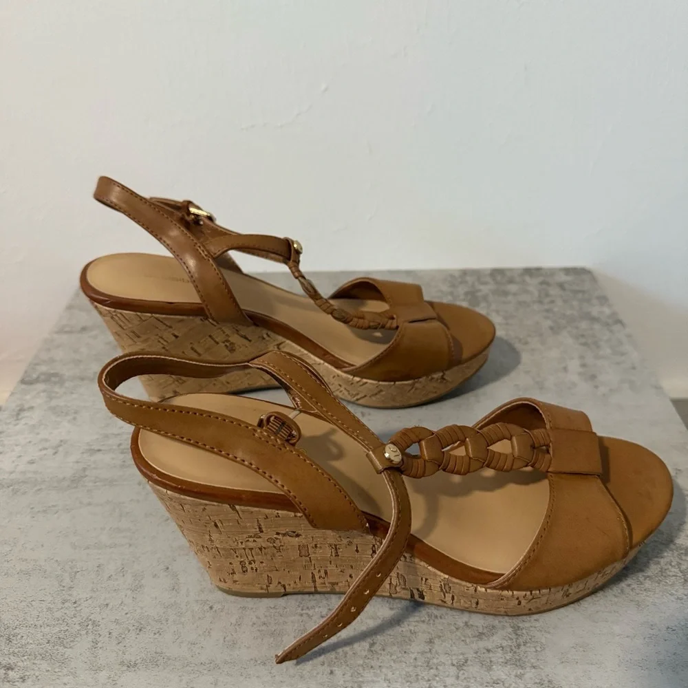 Liz Claiborne Wedges Size 6.5